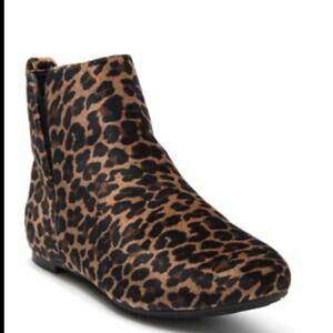 Born Remo leopard print fabric pixie ankle booties. sz 7.5 lightweight mobwife